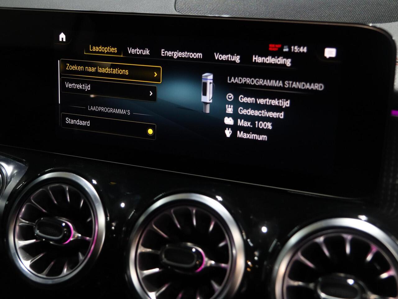 Mercedes-Benz EQB 300 4MATIC AMG Line 67 kWh | Night | Panoramadak | Burmester | 360 graden camera | Rijassistentiepakket |