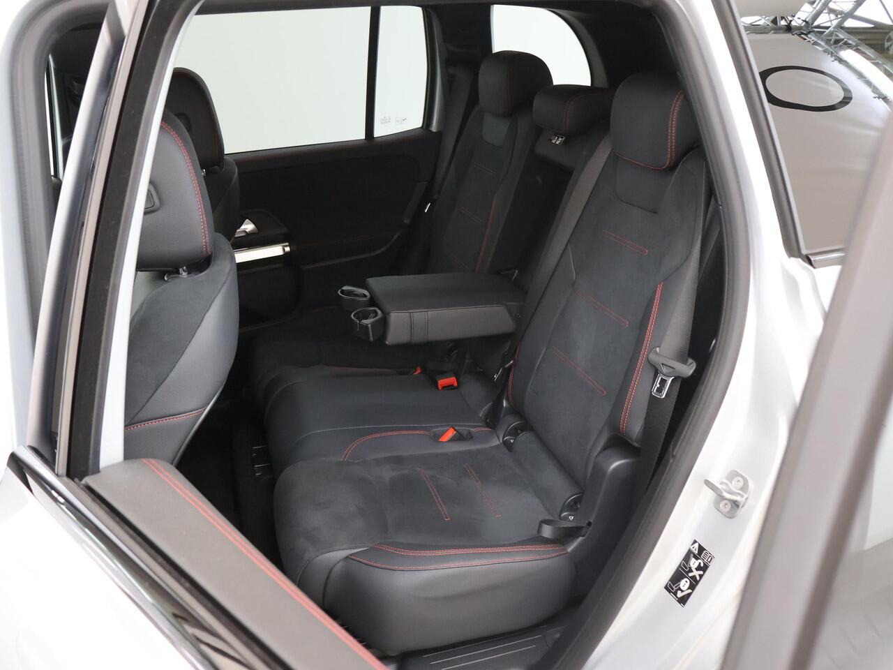 Mercedes-Benz EQB 250+ Business Edition 71 kWh | AMG Line | Nightpakket | 19-Inch | Stoelverwarming | MBUX