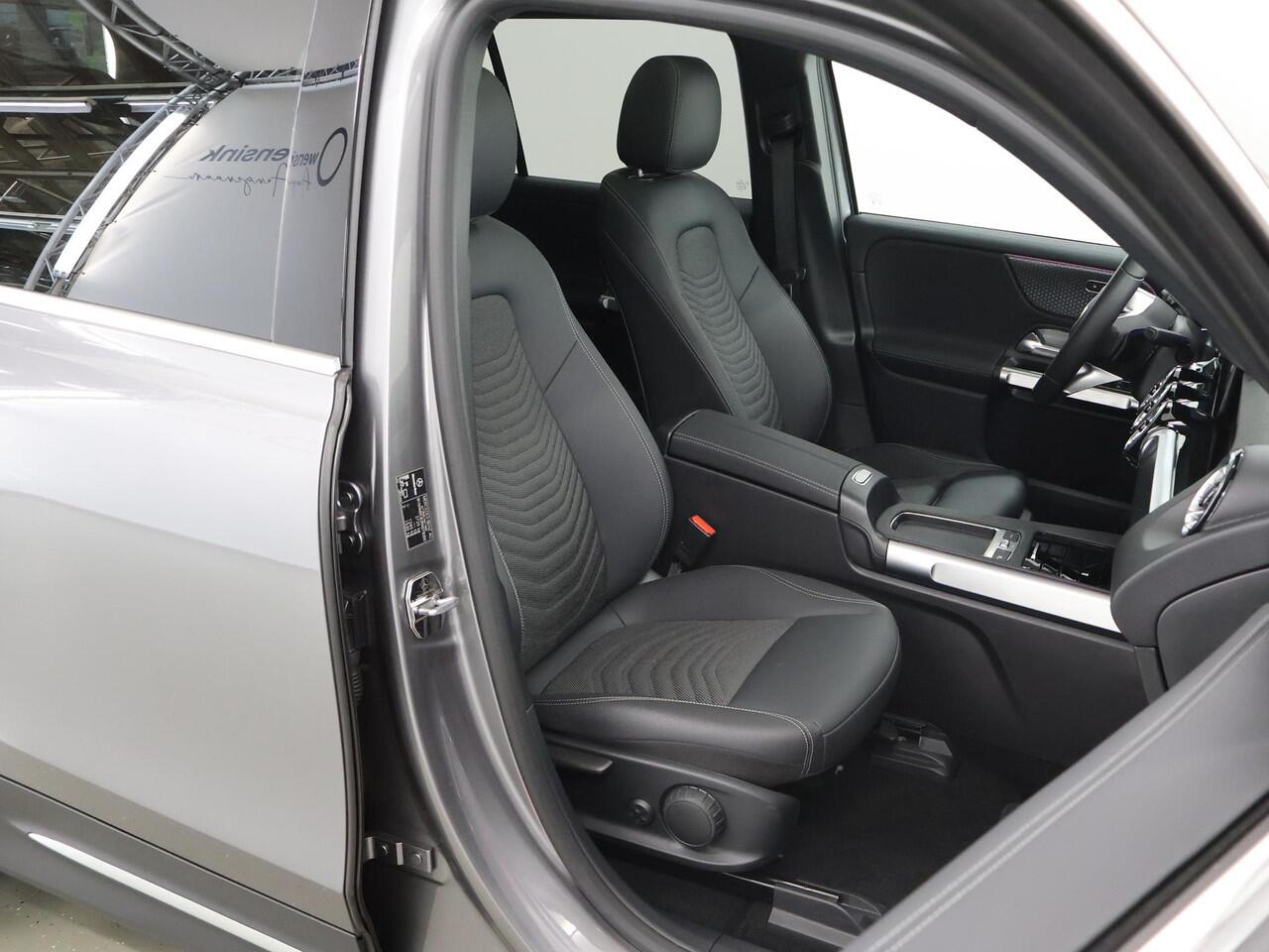 Mercedes-Benz EQB 250+ Business Line 7persoons 71 kWh | Panoramadak | Sfeerverlichting | Stoelverwarming |