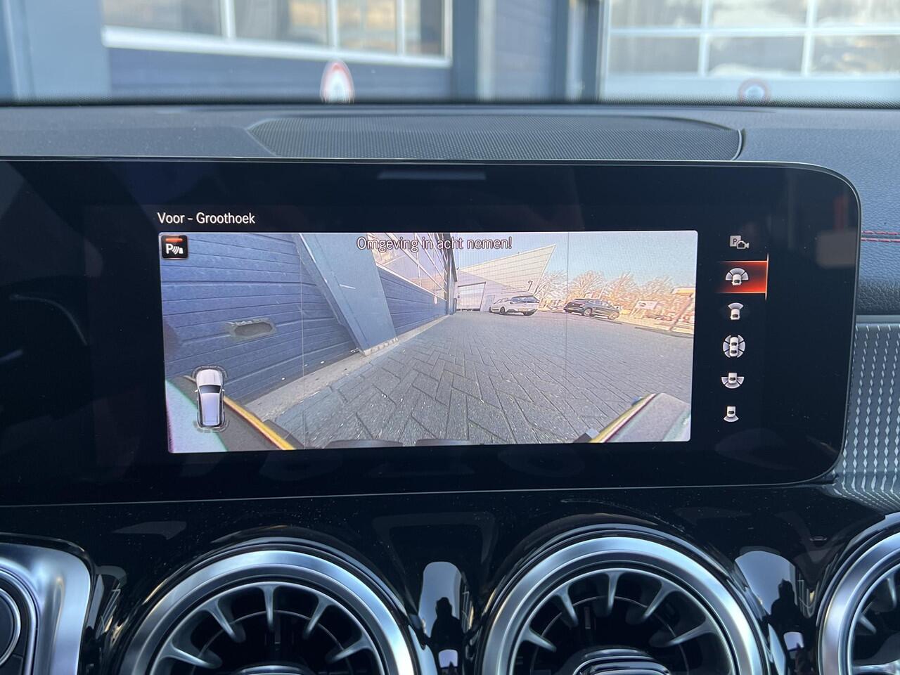 Mercedes-Benz EQB 250+ | AMG Line | Panoramadak | Night Pakket | Business Plus Pakket | Elektrisch Verstelbare Stoelen + Memory | Dodehoekassistent | 360° Camera | Advanced Sound System | Sfeerverlichting | Stoelverwarming