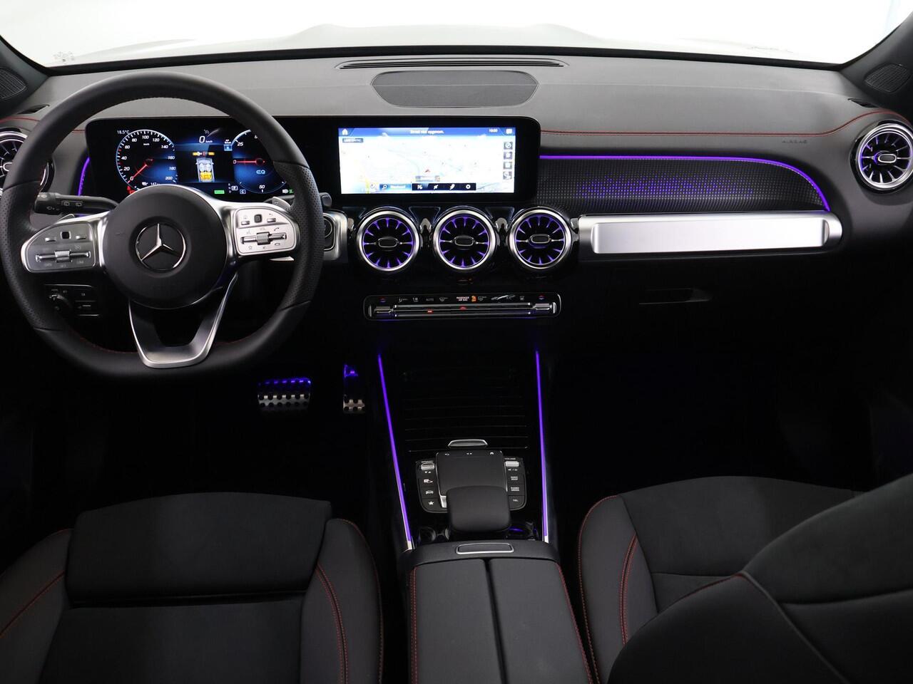 Mercedes-Benz EQB 300 4MATIC AMG NIGHT Premium 67 kWh | Panoramadak | Sfeerverlichting | Apple Carplay | Stoelverwarming | Achteruitrijcamera |