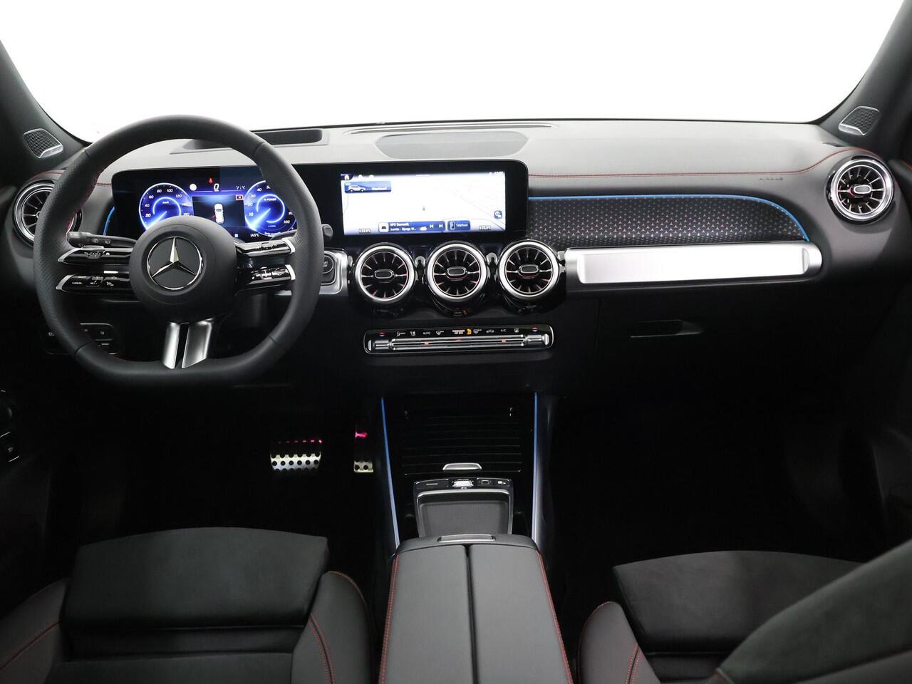 Mercedes-Benz EQB 250+ AMG Line 360 Camera | Panorama dak | 20 inch Lm Velgen | Elek stoel bediening | Headup display | Apple Carplay | Dodehoek ass.