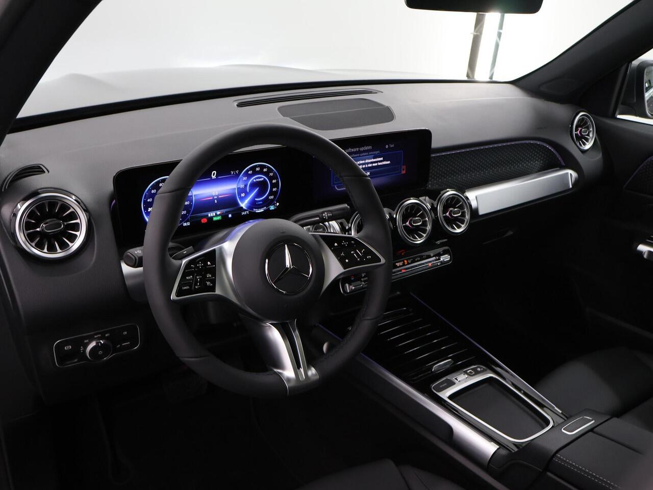 Mercedes-Benz EQB 250+ Luxury Line Panorama dak | 19 inch Velgen | Dodehoek ass. | Apple Carplay