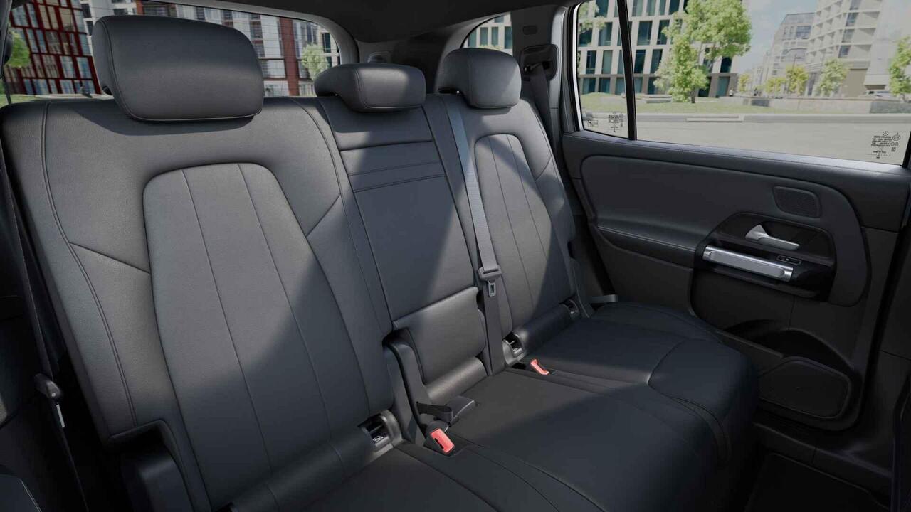 Mercedes-Benz EQB 250+ Luxury Line 71 kWh | Panoramadak | Sfeerverlichting | 19 inch Velgen | Getint glas | 7 persoons uitvoering