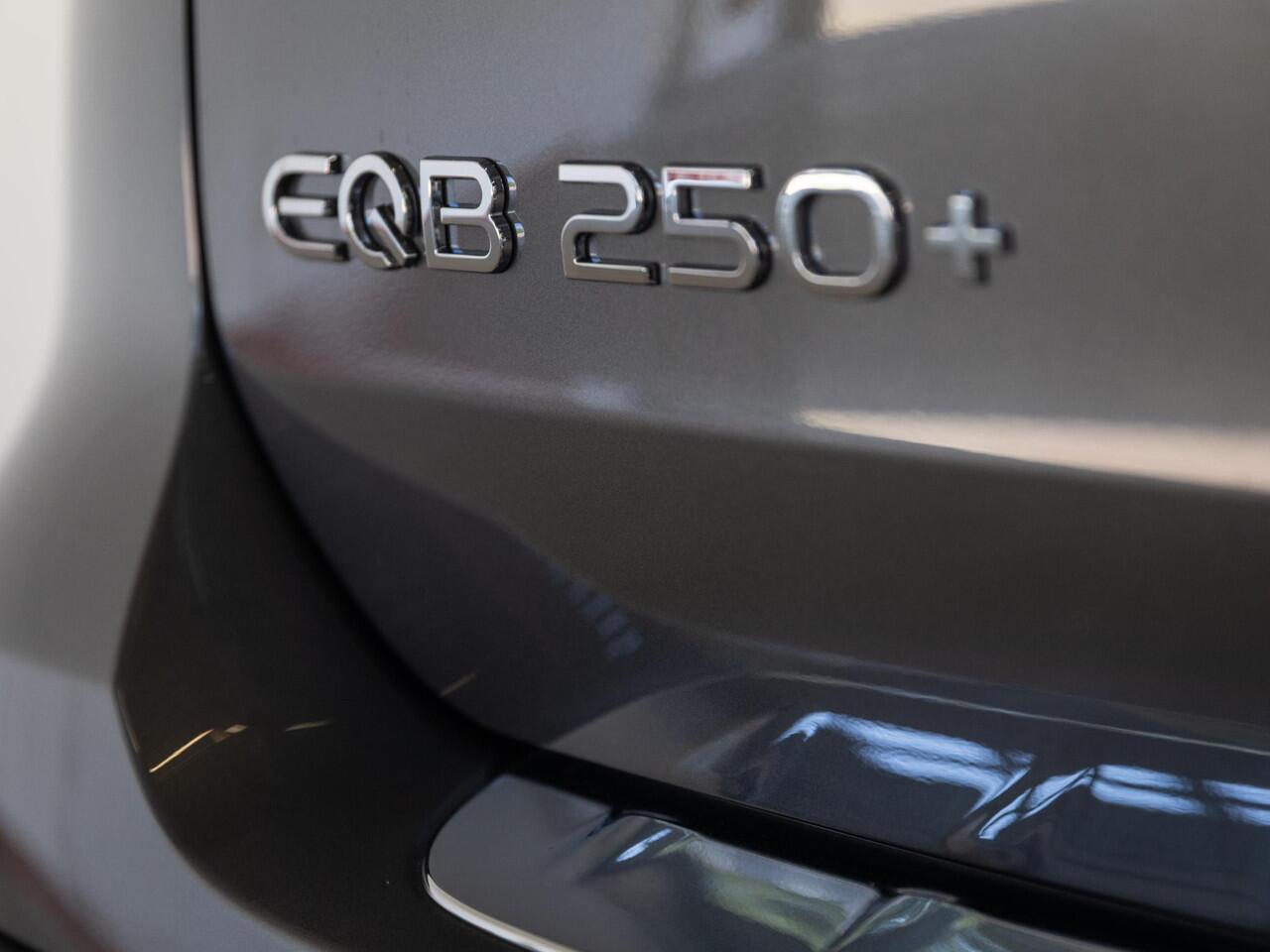 Mercedes-Benz EQB 250+ AMG Line LIMITED Panorama dak