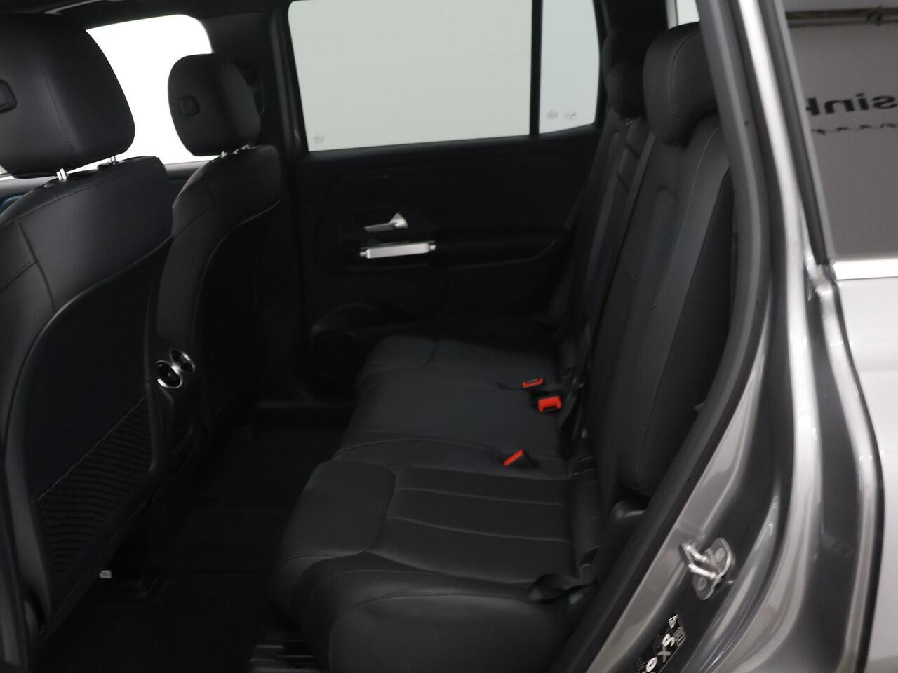 Mercedes-Benz EQB 250+ Luxury Line | Dodehoek Detectie | Panoramadak | Keyless Go | Sfeerverlichting | Stoelverwarming | Apple Carplay/Android Auto |