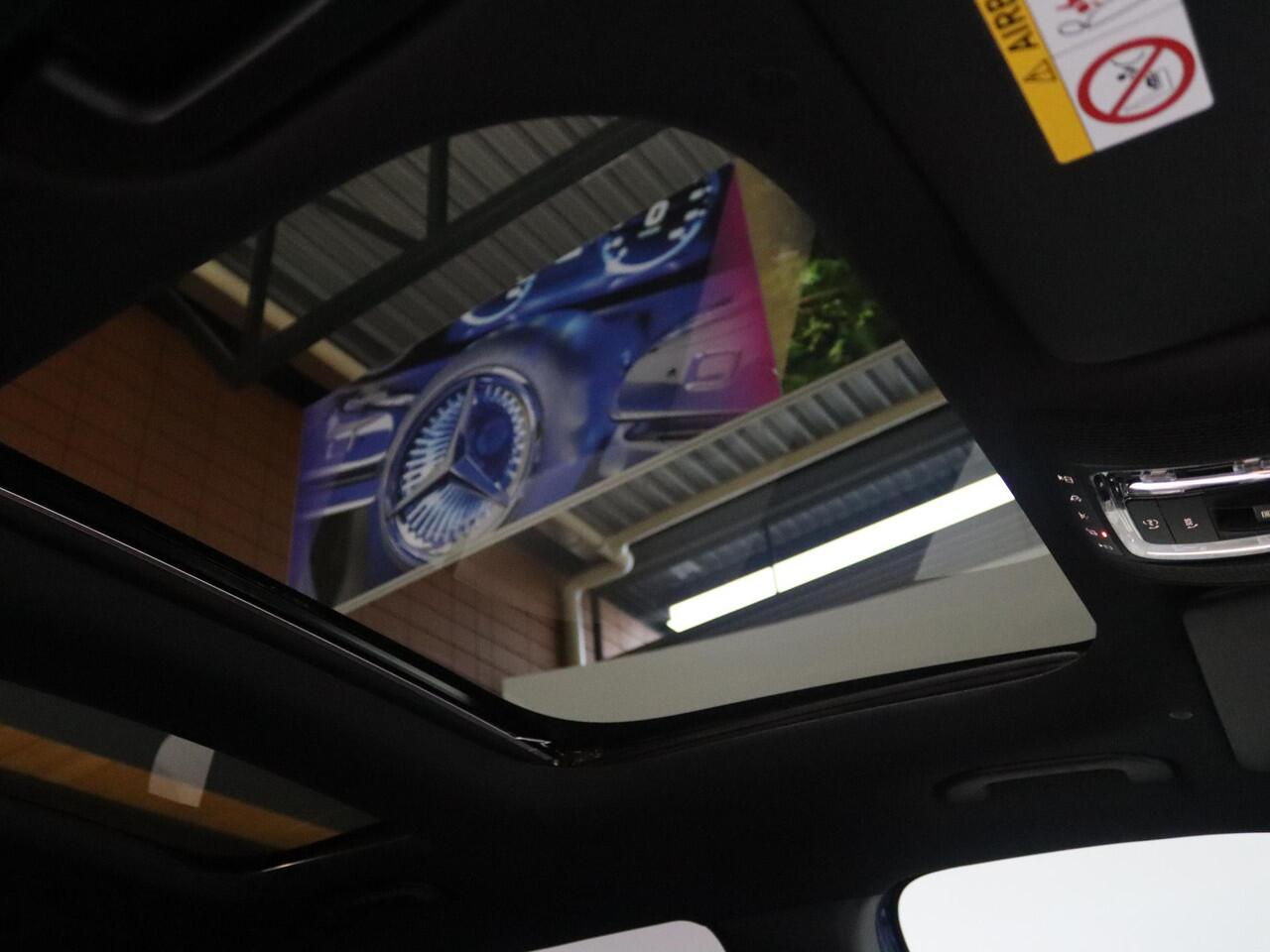 Mercedes-Benz EQB 250+ AMG Line 71 kWh | Premium Pakket | Rij-assistentiepakket | Nightpakket | Winterpakket | Panorama-schuifdak | Verstelbare Demping |