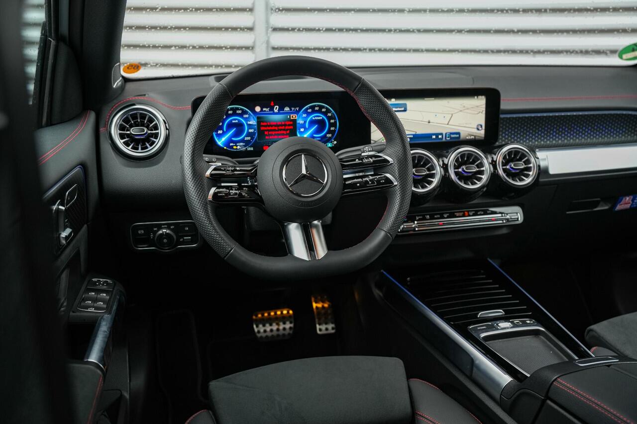Mercedes-Benz EQB 250+ AMG Line 7p. 71 kWh 7 persoons Wide Screen Ambient verlichting Head Up Burmester