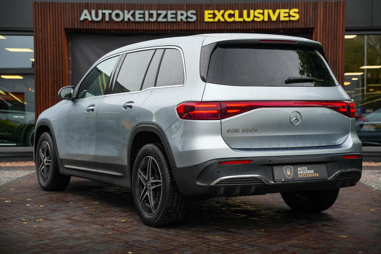 Mercedes-Benz EQB 250+ AMG Line 7p. 71 kWh 7 persoons Wide Screen Ambient verlichting Head Up Burmester