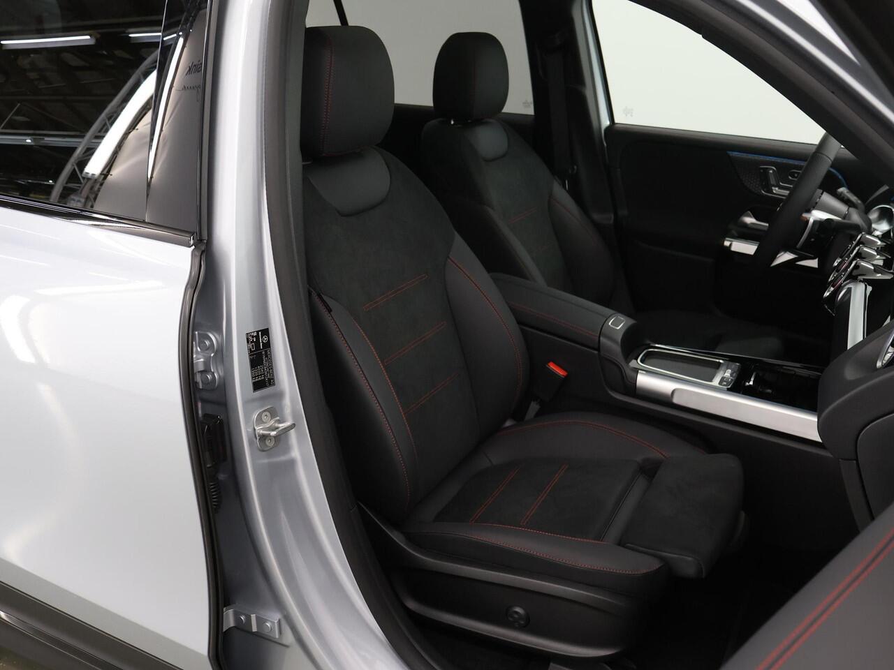 Mercedes-Benz EQB 250+ AMG Line 71 kWh | Panoramaschuifdak | Head-up display | Burmester | 360 graden camera |