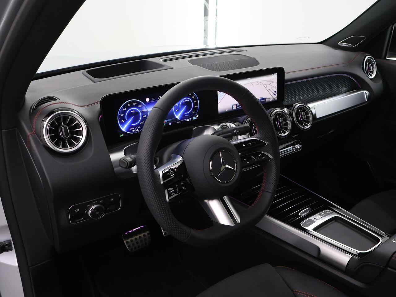 Mercedes-Benz EQB 250+ AMG Line 71 kWh | Panoramaschuifdak | Head-up display | Burmester | 360 graden camera |