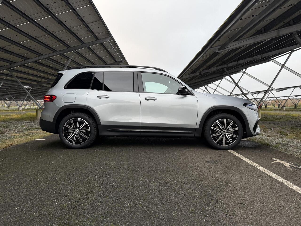 Mercedes-Benz EQB 250+ Business Solution AMG 71 kWh | Night | Panoramadak | Burmester | Memory stoelen | 360 camera | Sfeerverlichting |