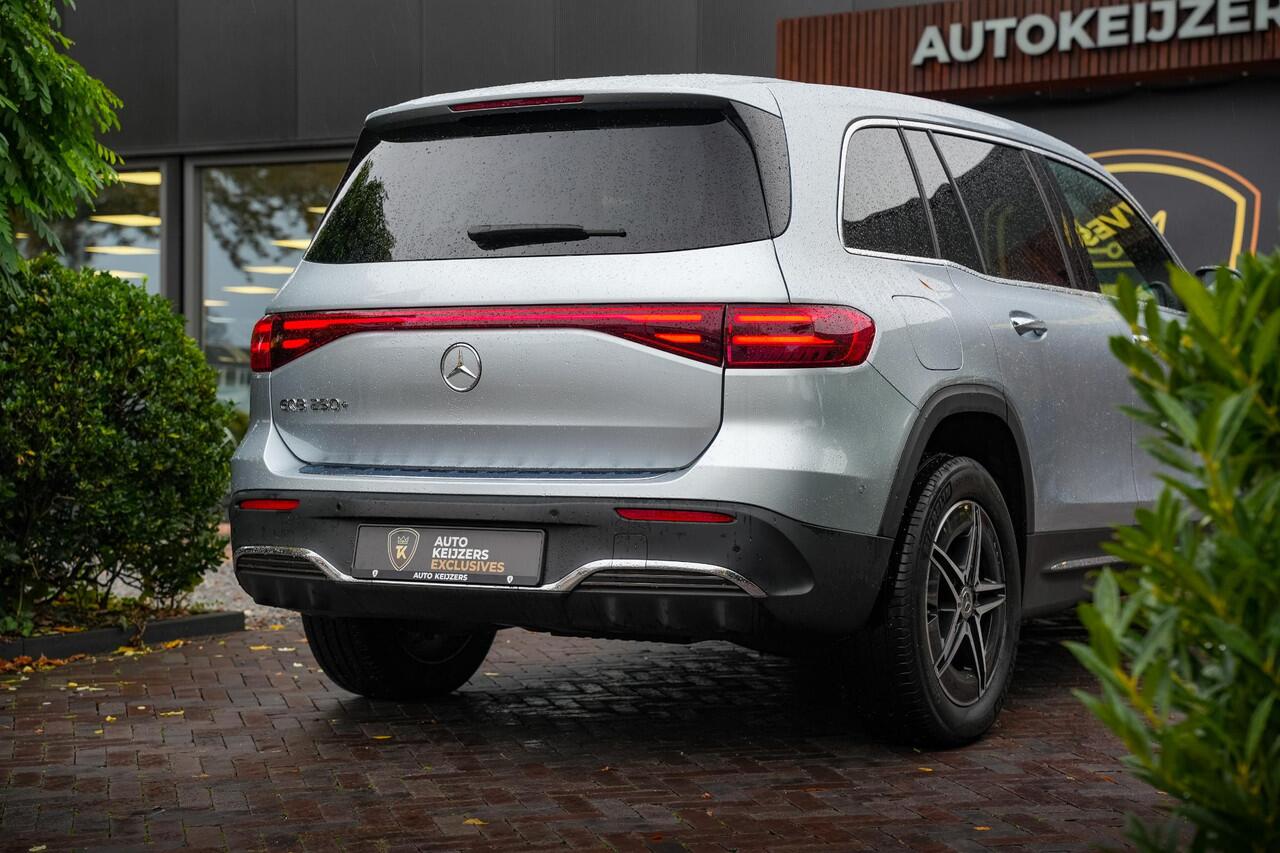 Mercedes-Benz EQB 250+ AMG Line 7p. 71 kWh 7 persoons Wide Screen Ambient verlichting Head Up Burmester