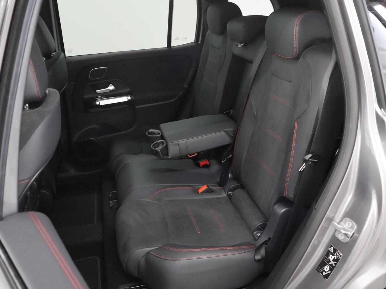 Mercedes-Benz EQB 250+ AMG Line | Night | Panoramadak | Head-up Display | Burmester | Sfeerverlichting | 360 Camera | Memory Stoelen |