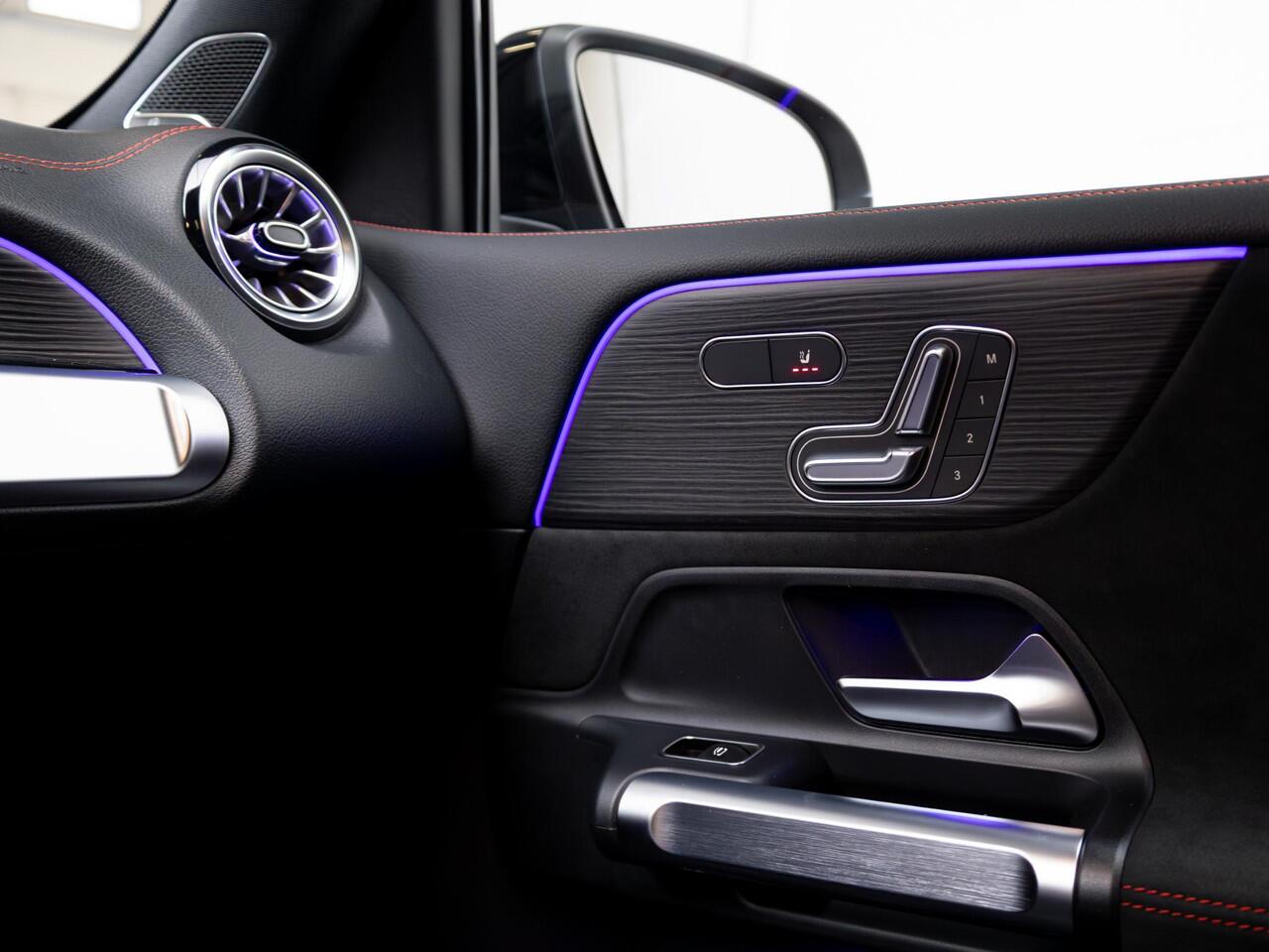 Mercedes-Benz EQB 250+ Business Solution AMG 7p. 71 kWh Panorama dak