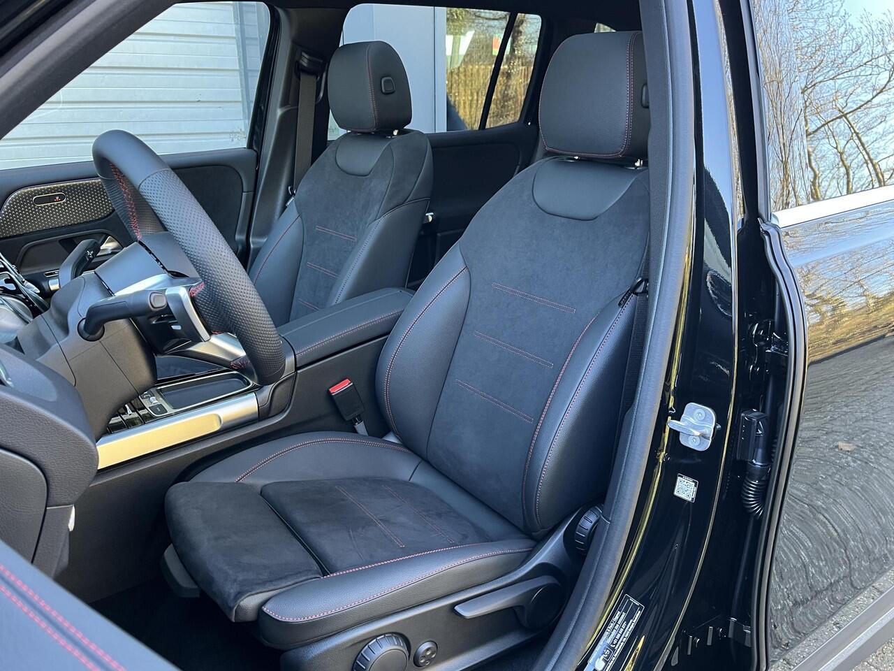 Mercedes-Benz EQB 250+ AMG | Panoramadak | Dodehoekassistent | Donkergetint Glas Achter | Apple CarPlay | Android Auto | Advanced Sound System | Sfeerverlichting | Stoelverwarming | Verschuifbare Achterstoelen | Elektrisch Inklapbare Buitenspiegels