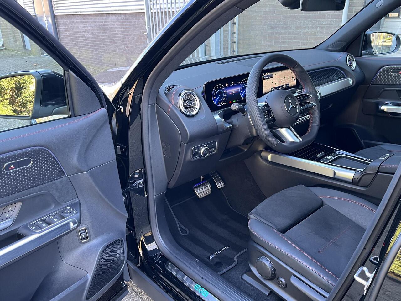 Mercedes-Benz EQB 250+ AMG | Panoramadak | Dodehoekassistent | Donkergetint Glas Achter | Apple CarPlay | Android Auto | Advanced Sound System | Sfeerverlichting | Stoelverwarming | Verschuifbare Achterstoelen | Elektrisch Inklapbare Buitenspiegels