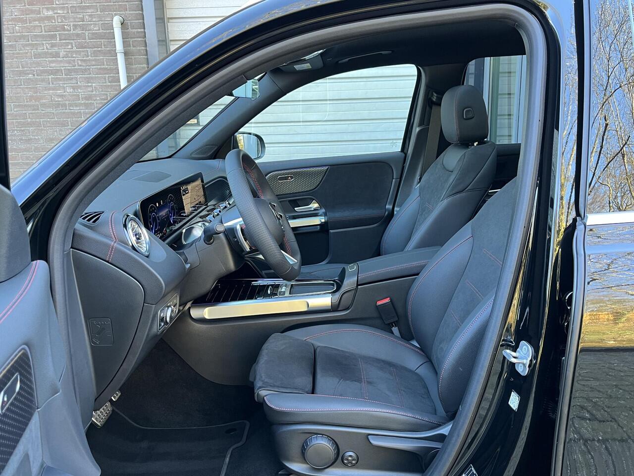 Mercedes-Benz EQB 250+ AMG | Panoramadak | Dodehoekassistent | Donkergetint Glas Achter | Apple CarPlay | Android Auto | Advanced Sound System | Sfeerverlichting | Stoelverwarming | Verschuifbare Achterstoelen | Elektrisch Inklapbare Buitenspiegels