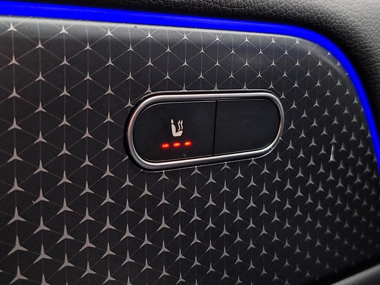 Mercedes-Benz EQB 250+ LIMITED 7-persoons 71 kWh | Panoramadak | Achteruitrijcamera | Cruise Control | Sfeerverlichting | Stoelverwarming | Dodehoekassistentie | Elektrische achterklep