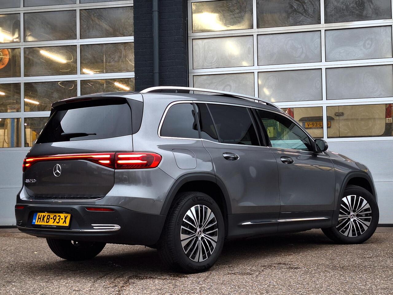 Mercedes-Benz EQB 250+ LIMITED 7-persoons 71 kWh | Panoramadak | Achteruitrijcamera | Cruise Control | Sfeerverlichting | Stoelverwarming | Dodehoekassistentie | Elektrische achterklep