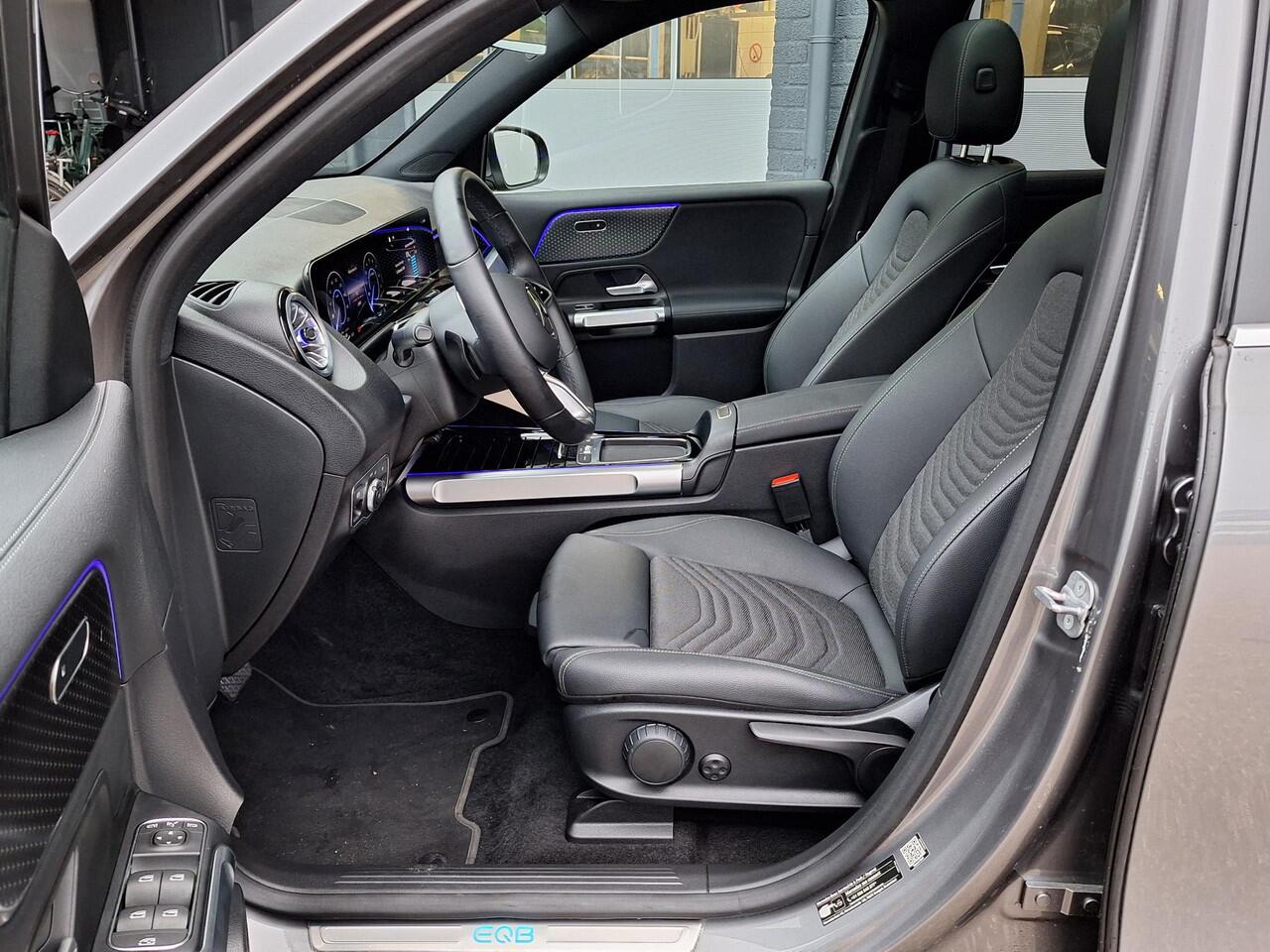 Mercedes-Benz EQB 250+ LIMITED 7-persoons 71 kWh | Panoramadak | Achteruitrijcamera | Cruise Control | Sfeerverlichting | Stoelverwarming | Dodehoekassistentie | Elektrische achterklep