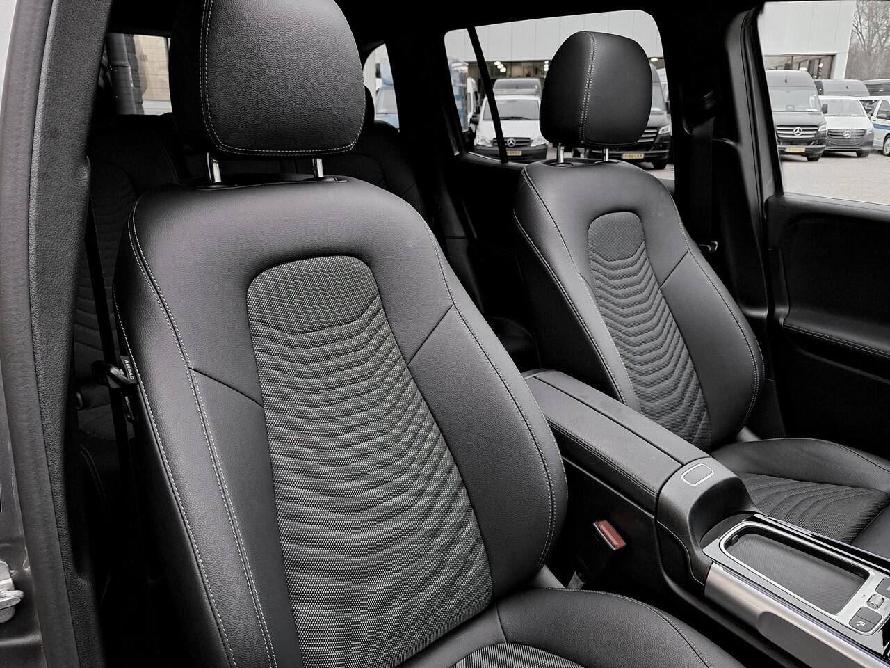 Mercedes-Benz EQB 250+ LIMITED 7-persoons 71 kWh | Panoramadak | Achteruitrijcamera | Cruise Control | Sfeerverlichting | Stoelverwarming | Dodehoekassistentie | Elektrische achterklep