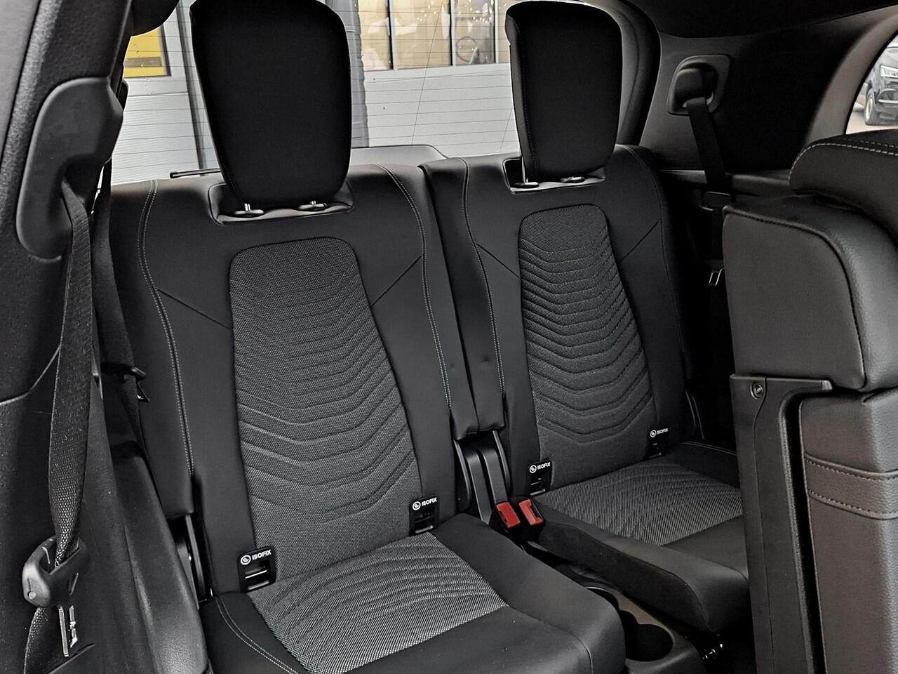 Mercedes-Benz EQB 250+ LIMITED 7-persoons 71 kWh | Panoramadak | Achteruitrijcamera | Cruise Control | Sfeerverlichting | Stoelverwarming | Dodehoekassistentie | Elektrische achterklep