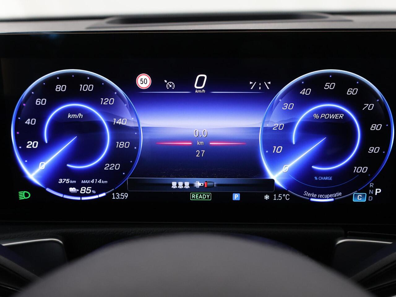 Mercedes-Benz EQB 250+ Business Solution AMG 71 kWh | Panoramaschuifdak | Dodehoekassistent | Led-Koplampen | Head-Up | Burmester |