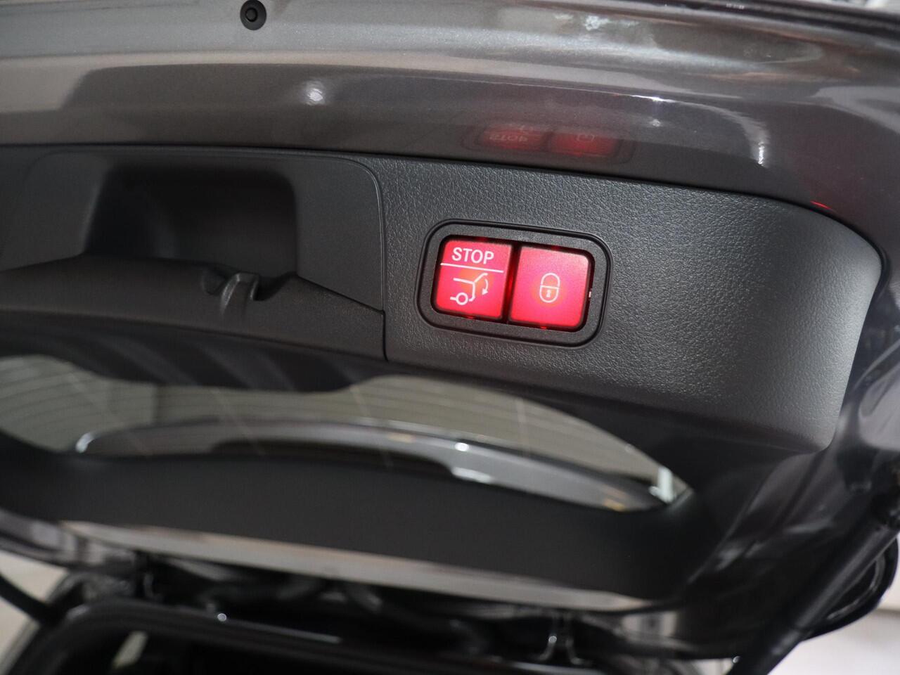 Mercedes-Benz EQB 250+ Business Solution AMG 71 kWh | Panoramaschuifdak | Dodehoekassistent | Led-Koplampen | Head-Up | Burmester |