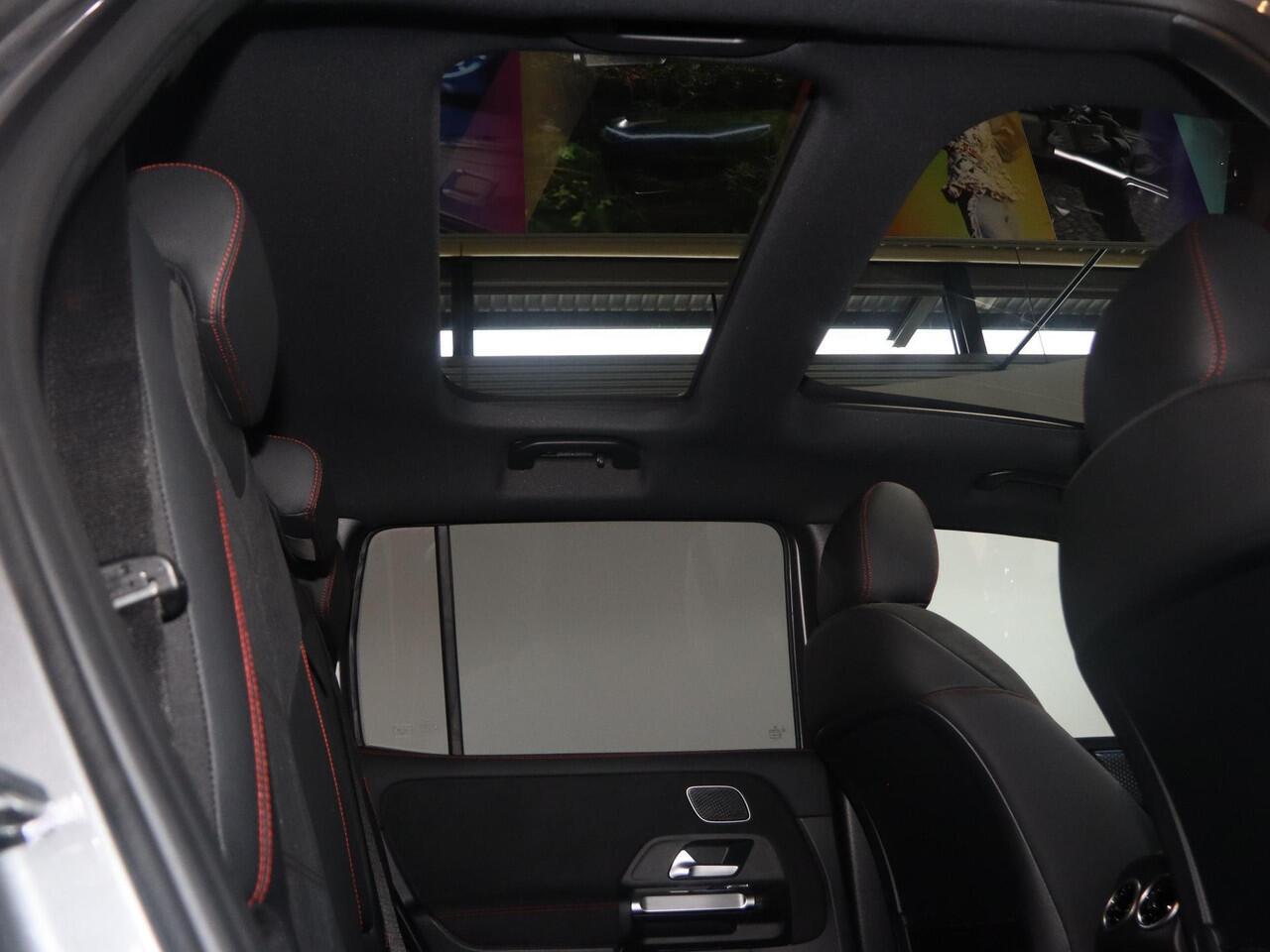 Mercedes-Benz EQB 250+ Business Solution AMG 71 kWh | Panoramaschuifdak | Dodehoekassistent | Led-Koplampen | Head-Up | Burmester |