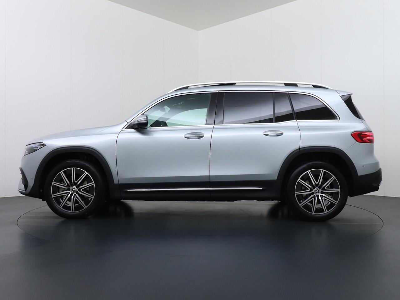 Mercedes-Benz EQB 250+ Business Solution AMG 71 kWh Accu | Memorystoelen | Apple Carplay & Android Auto | Panorama - Schuifdak | Head-Up Display | 360° Camera | Trekhaak Wegklapbaar | Burmester Surround Sound