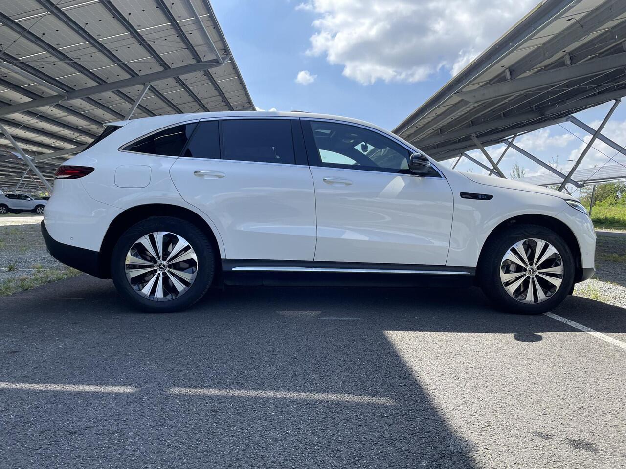 Mercedes-Benz EQC 400 4MATIC Premium Plus 80 kWh | Schuifdak | Sfeerverlichting | Rijassistentiepakket | Stoel/stuurverwarming | Parkeercamera |