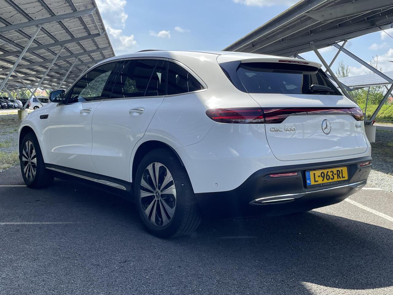 Mercedes-Benz EQC 400 4MATIC Premium Plus 80 kWh | Schuifdak | Sfeerverlichting | Rijassistentiepakket | Stoel/stuurverwarming | Parkeercamera |