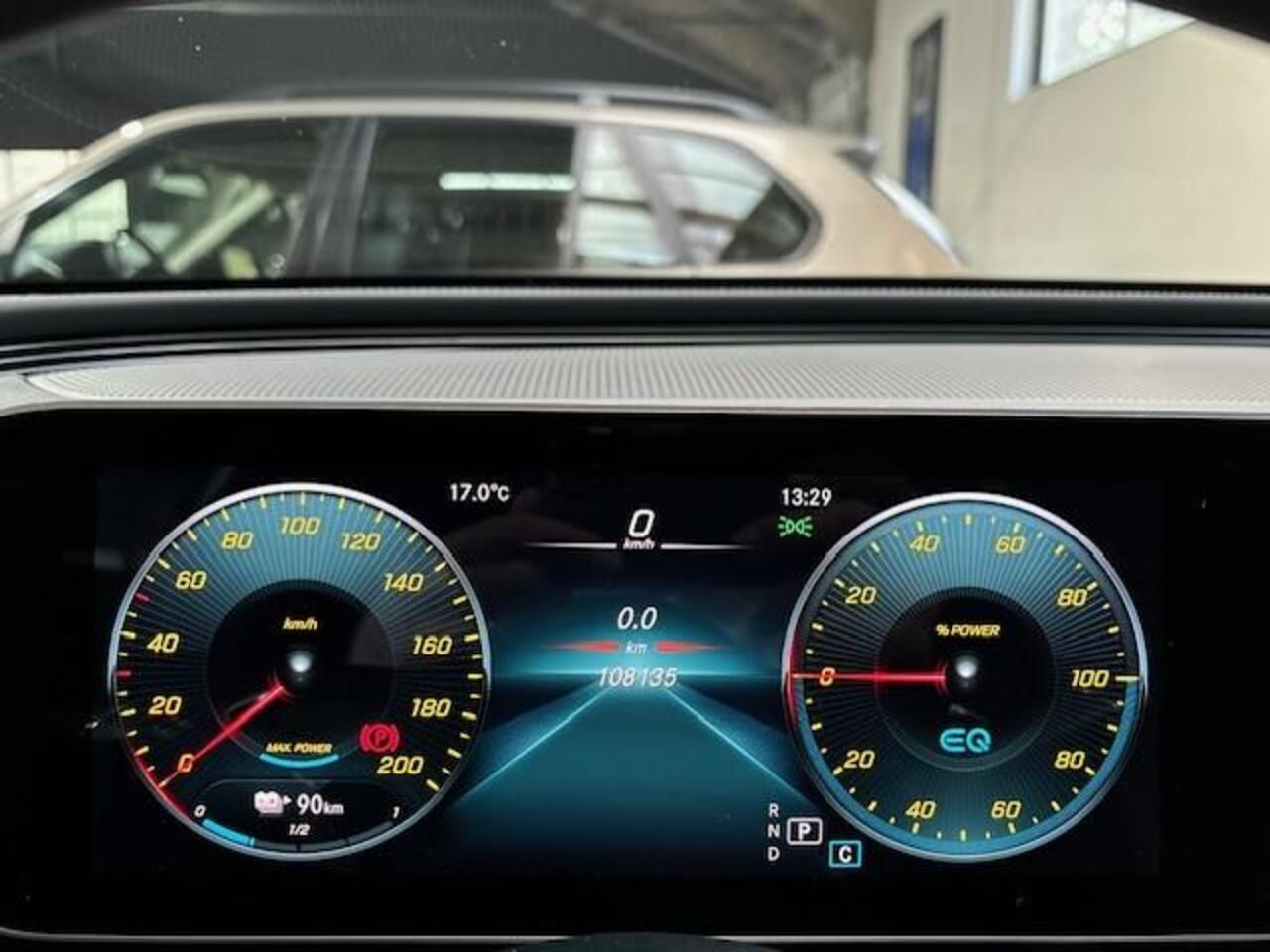 Mercedes-Benz EQC 400 4MATIC Business Solution AMG 80 kWh | Schuifdak | Burmester | Rijassistentie | NL auto | BTW |