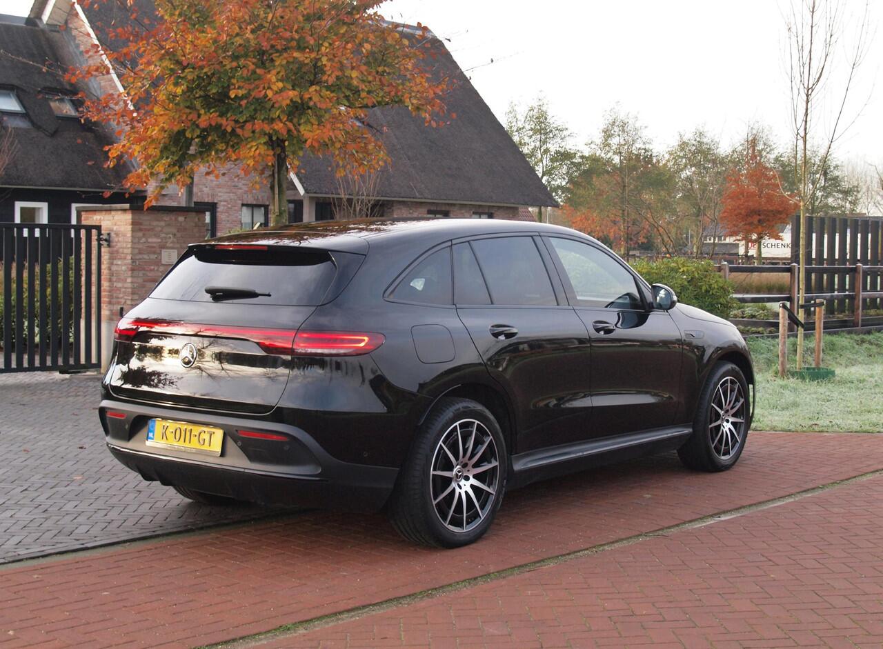 Mercedes-Benz EQC 400 4MATIC Business Solution AMG 80 kWh | AMG Night Edition | Camera | Cruise Control | Sfeerverlichting | NL-Auto |