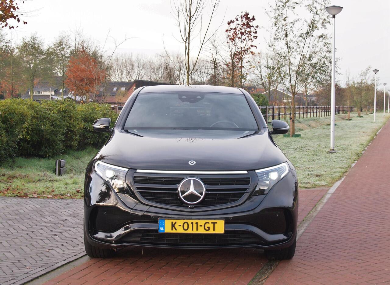 Mercedes-Benz EQC 400 4MATIC Business Solution AMG 80 kWh | AMG Night Edition | Camera | Cruise Control | Sfeerverlichting | NL-Auto |