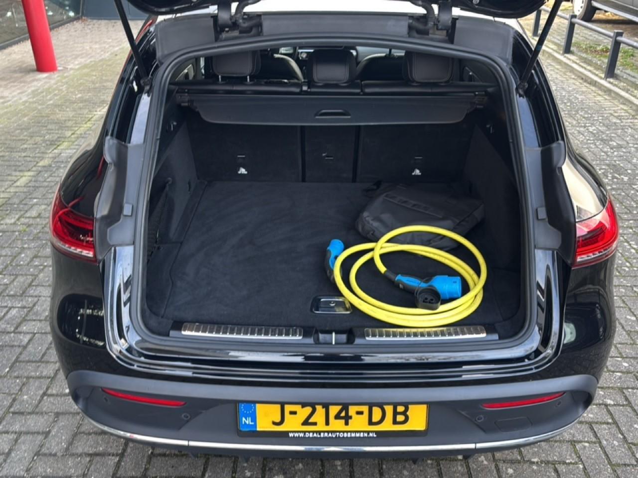 Mercedes-Benz EQC 400 4MATIC AMG 80 kWh ECC LED NAVI