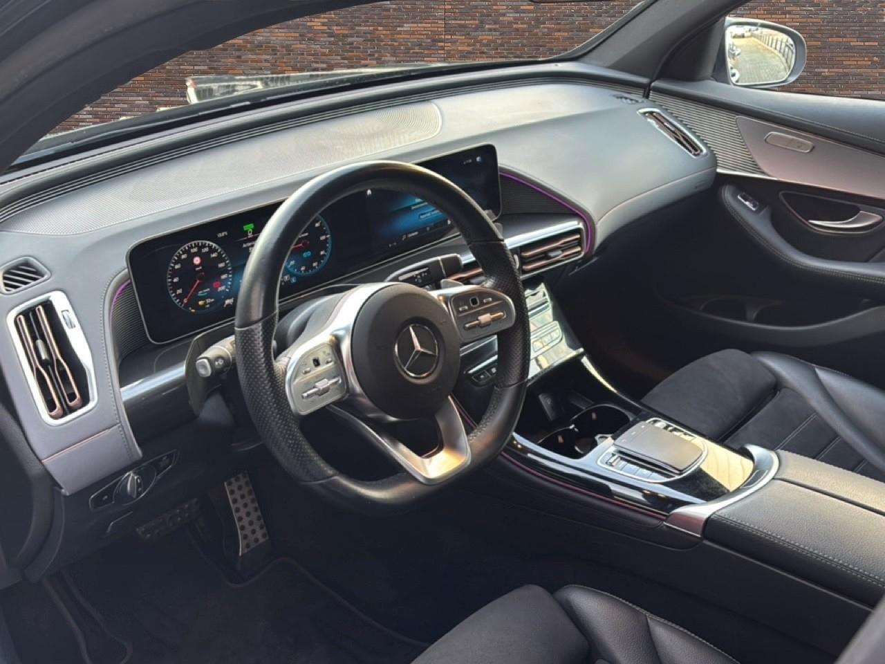Mercedes-Benz EQC 400 4MATIC AMG 80 kWh ECC LED NAVI