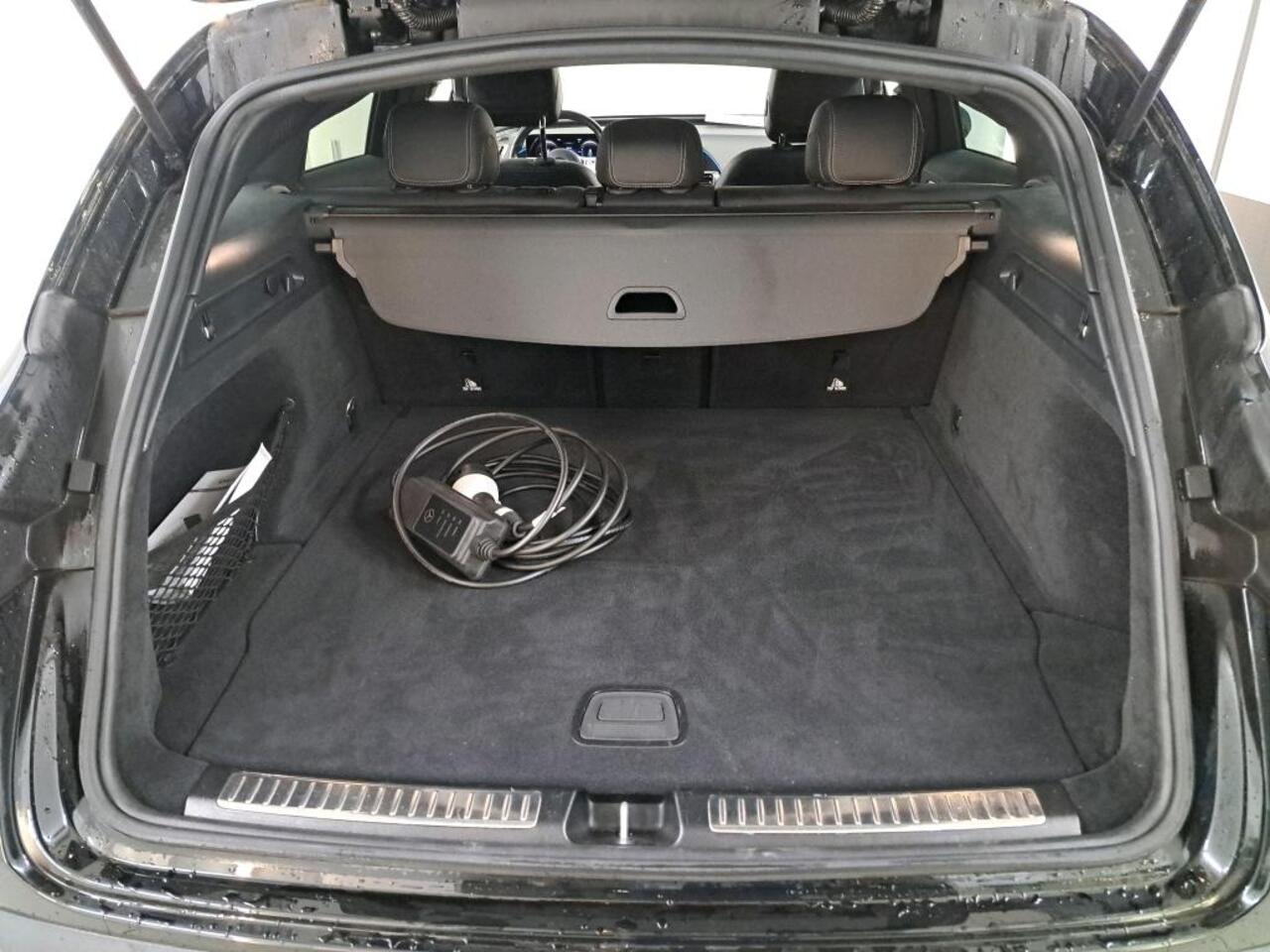 Mercedes-Benz EQC 400 4M AMG | SOH 96% | Trekhaak | Schuifdak | Sfeer verlichting