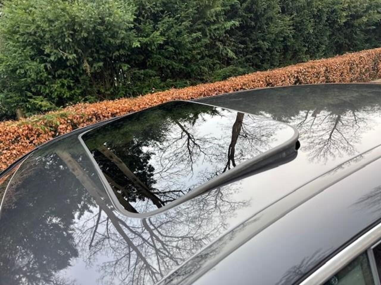 Mercedes-Benz EQC 400 4MATIC 80KWH BUSINESS SOLUTION AMG SOH 93,4% TREKHAAK/SCHUIF- KANTELDAK/LEER/LED/HUP/360CAM/ACARPLAY/FABRIEKSGARANTIE