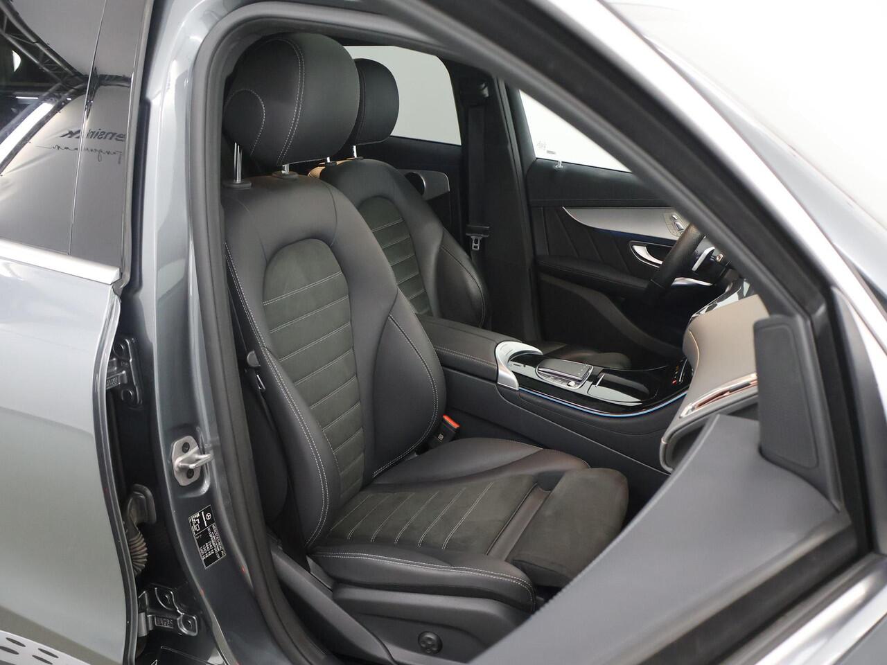 Mercedes-Benz EQC 400 4MATIC AMG Line 80 kWh | Night | Trekhaak | Memory | Schuif/kanteldak | 21" lichtmetalen velgen | Rijassistentiepakket |