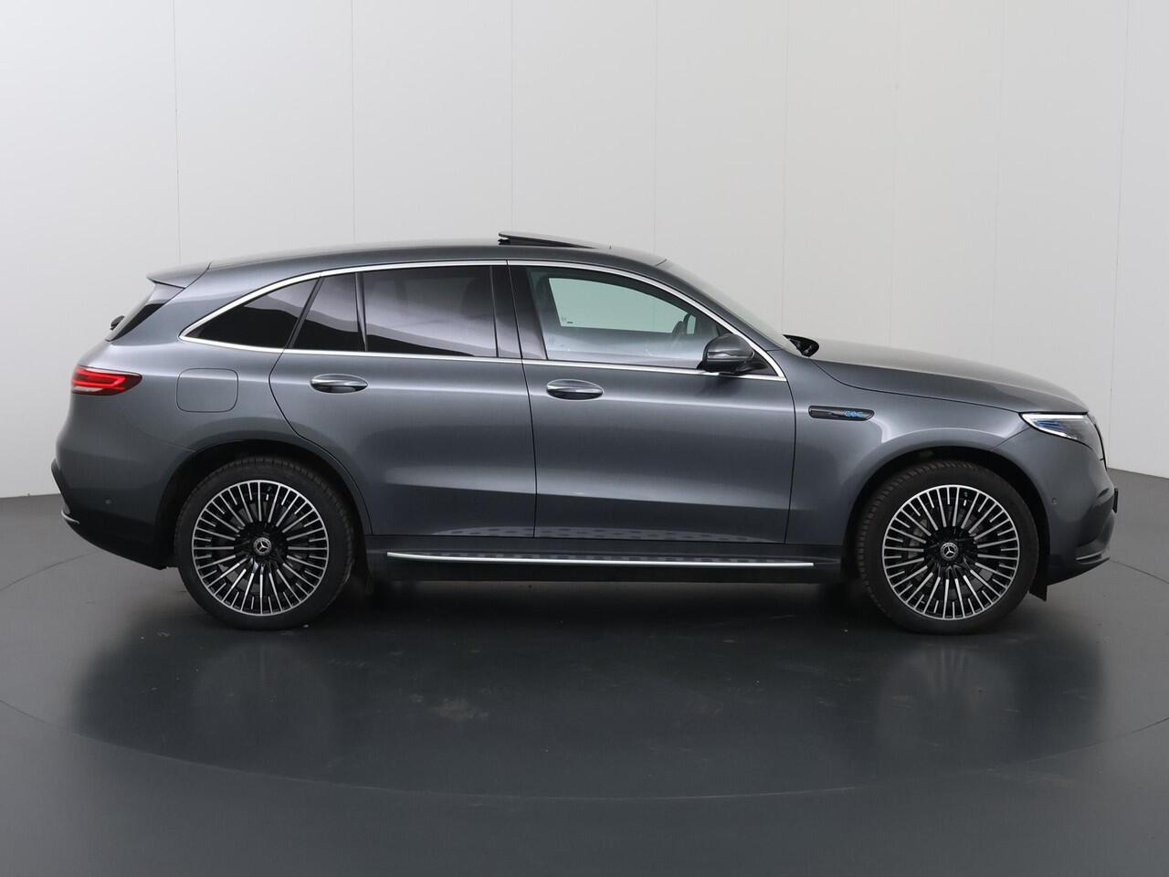 Mercedes-Benz EQC 400 4MATIC AMG Line 80 kWh | Night | Trekhaak | Memory | Schuif/kanteldak | 21" lichtmetalen velgen | Rijassistentiepakket |