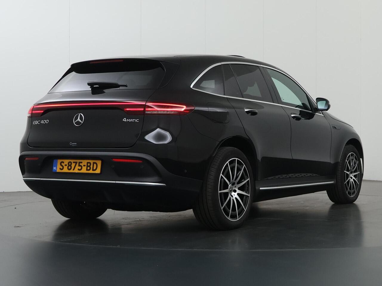 Mercedes-Benz EQC 400 4MATIC AMG Line 80 kWh | Schuif/kanteldak | Rijassistentiepakket | Treeplanken | Trekhaak | Memory | Headup |
