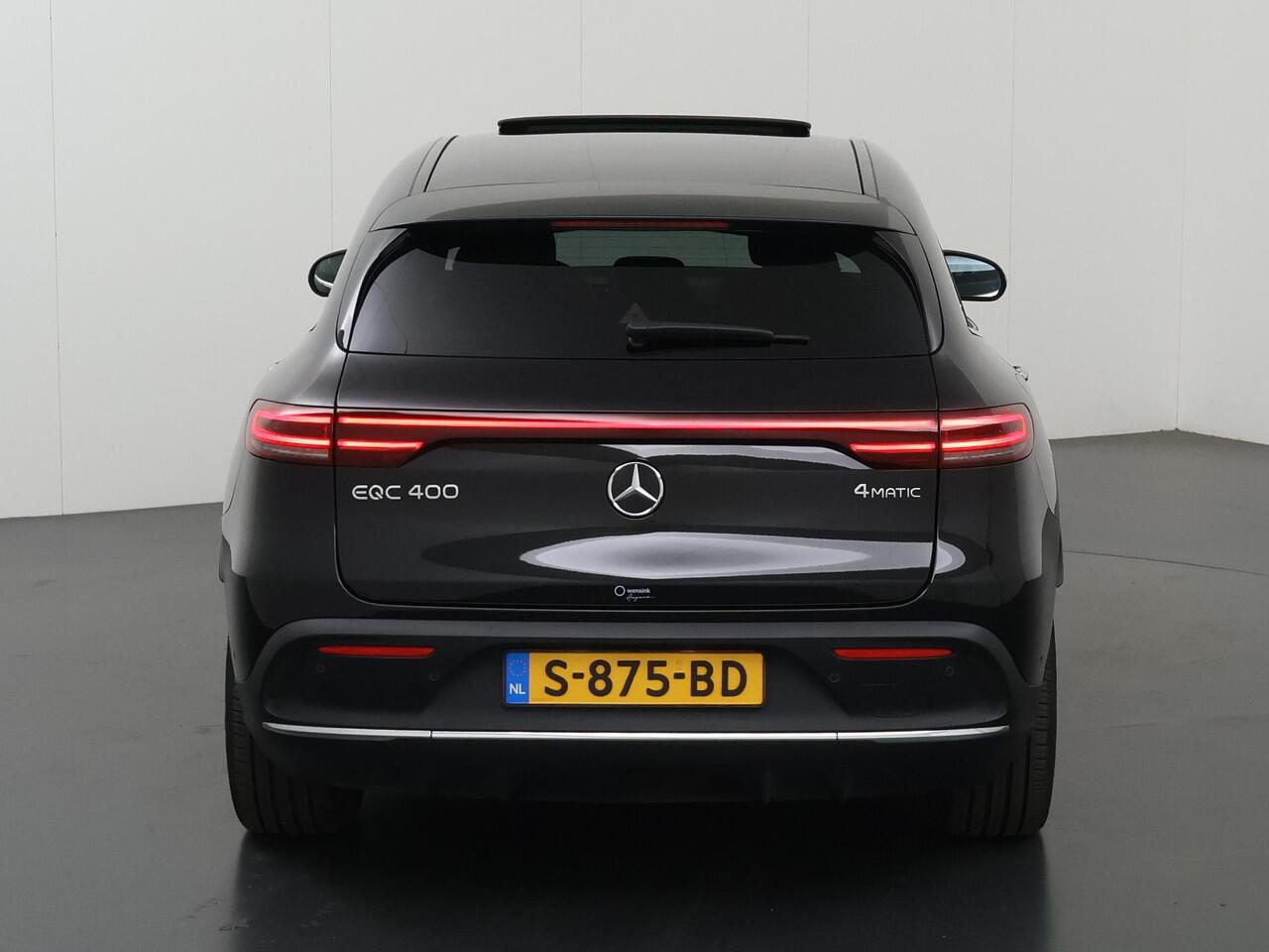 Mercedes-Benz EQC 400 4MATIC AMG Line 80 kWh | Schuif/kanteldak | Rijassistentiepakket | Treeplanken | Trekhaak | Memory | Headup |