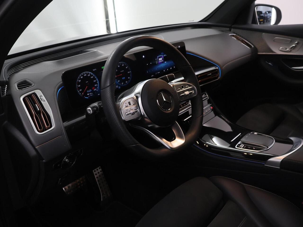 Mercedes-Benz EQC 400 4MATIC AMG Line 80 kWh | Schuif/kanteldak | Rijassistentiepakket | Treeplanken | Trekhaak | Memory | Headup |