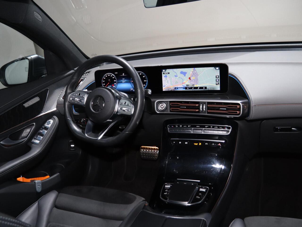 Mercedes-Benz EQC 400 4MATIC Luxury Line 80 kWh | AMG | Trekhaak | Schuif/kanteldak | 19" multispaaks velgen | Multibeam |