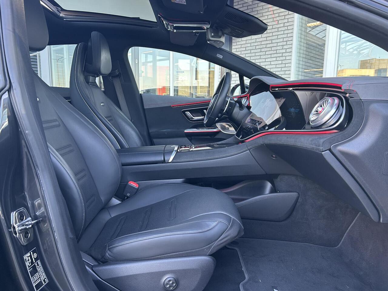 Mercedes-Benz EQE AMG 43 4MATIC 91 kWh | Panoramadak | Burmester | Memorypakket | Head up display|