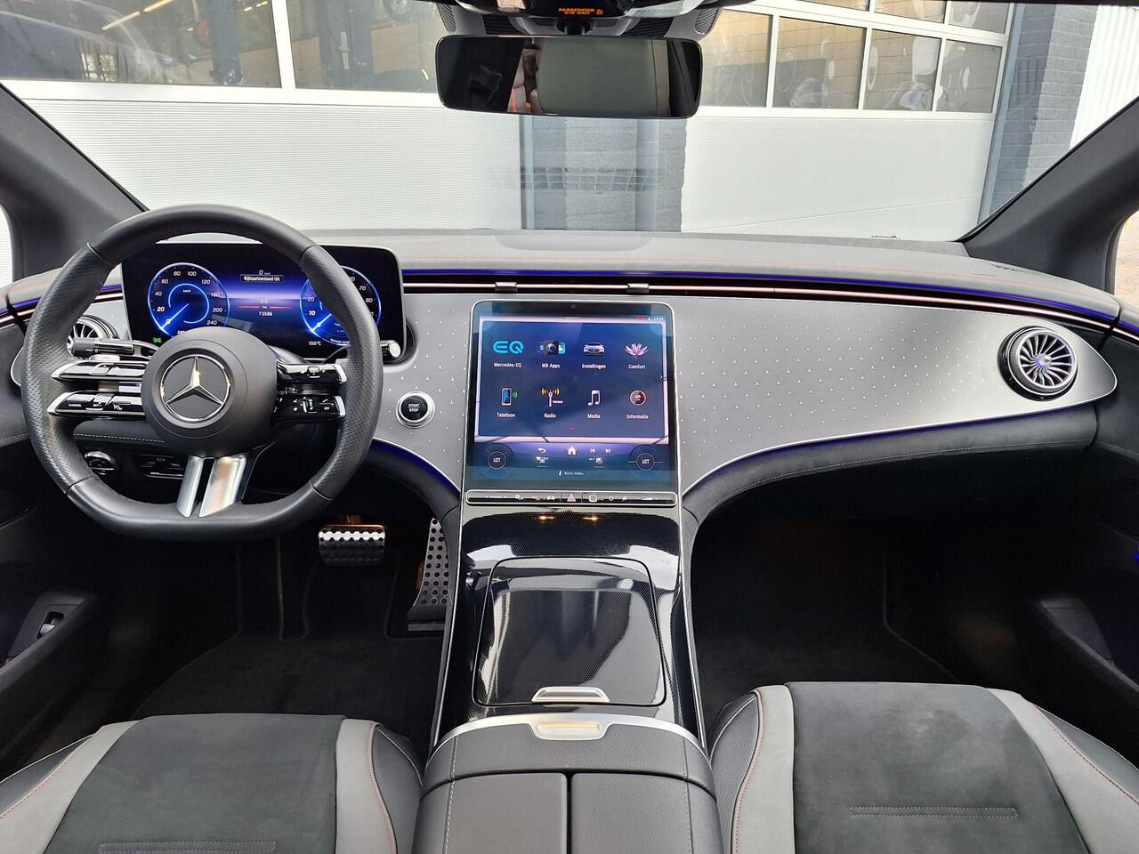 Mercedes-Benz EQE 350+ AMG Line 91 kWh | Panoramadak | Night pakket | Achteruitrijcamera | Memory pakket | Sfeerverlichting | Dodehoekassistentie | Keyless-GO | Elektrische achterklep