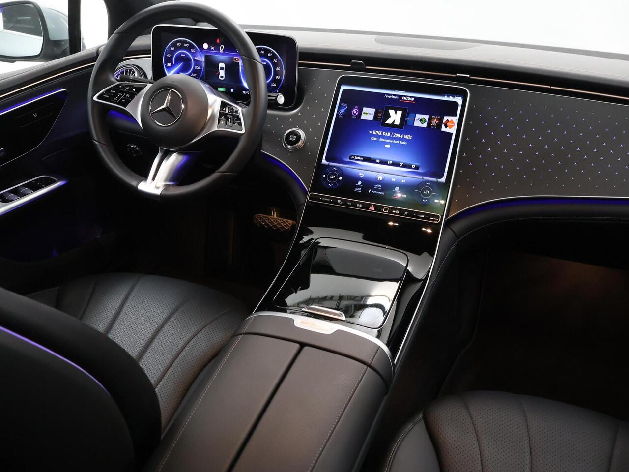 Mercedes-Benz EQE 300 Business Line 89 kWh | Panoramadak | Achteruitrijcamera | 19" lichtmetalen velgen | Stoelverwarming | Sfeerverlichting