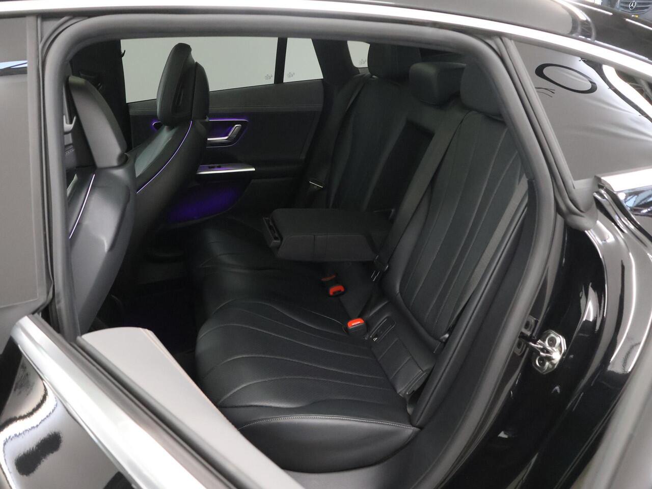 Mercedes-Benz EQE 300 Business Edition 89 kWh | Panoramadak | Achteruitrijcamera | Stoelverwarming |